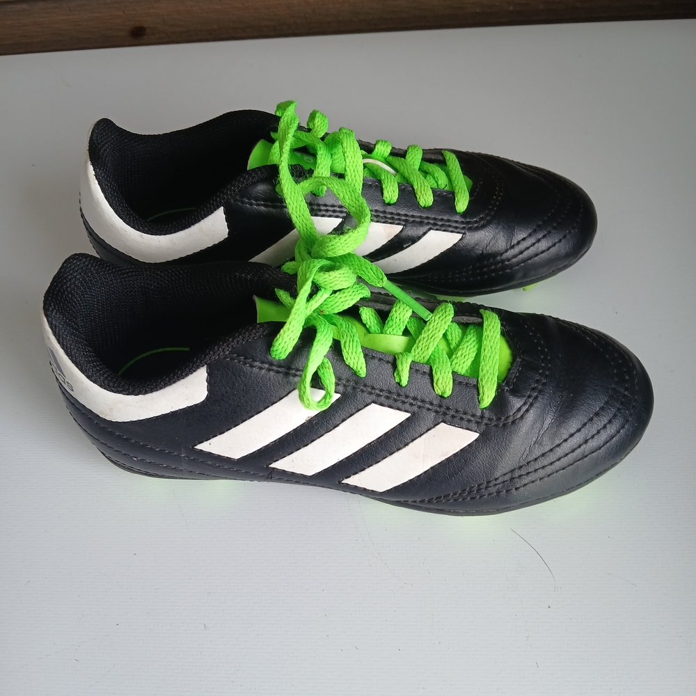 Youth Adidas Cleats Size US1.5 Blk/Wt Green Laces Used Once Excellent Condition